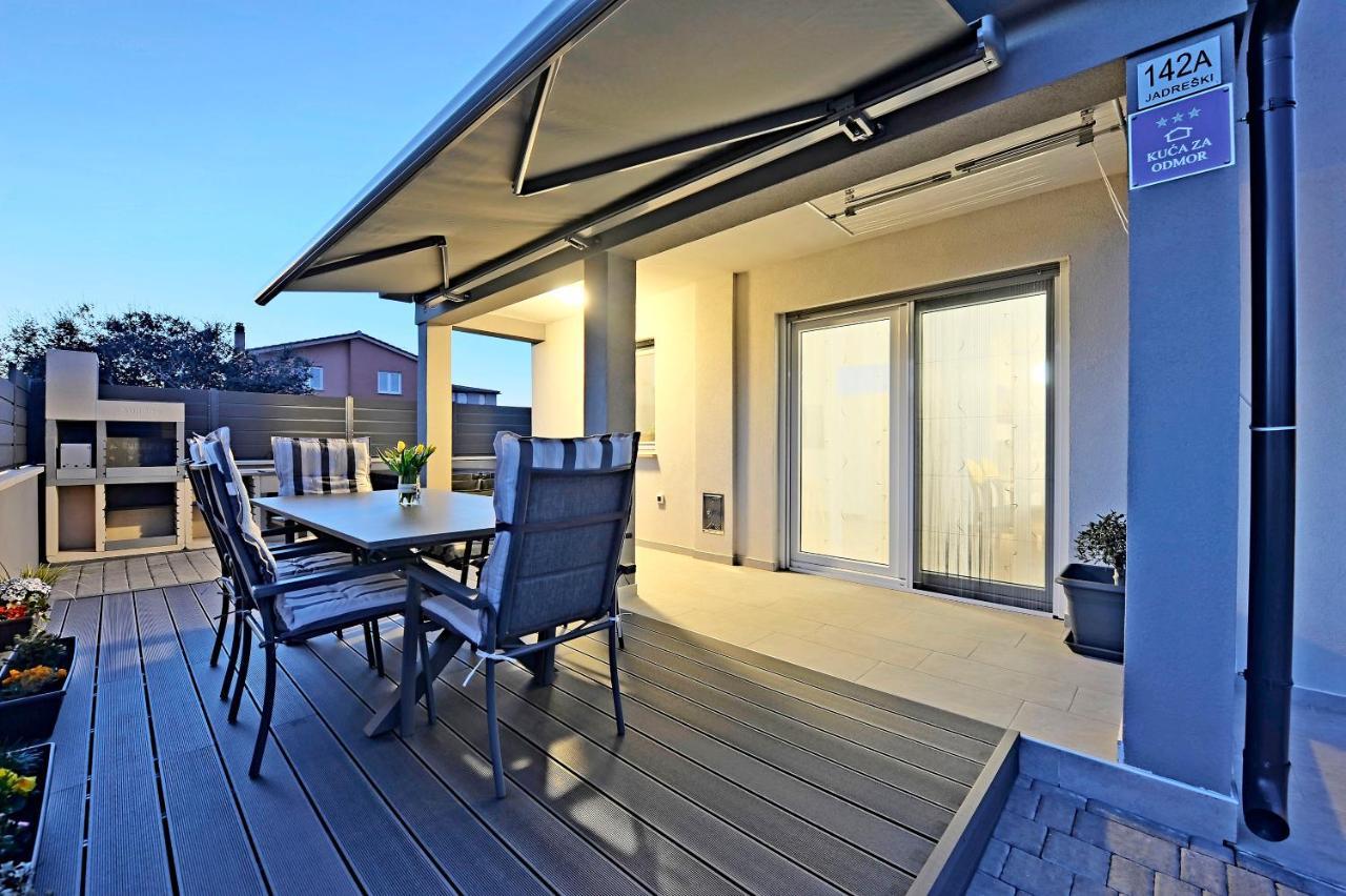 Casa Tara Three-Bedroom Holiday Home Pula Eksteriør billede