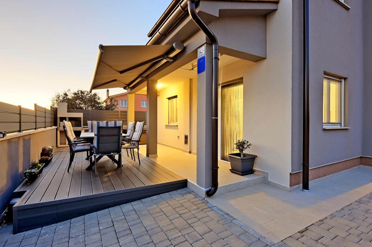 Casa Tara Three-Bedroom Holiday Home Pula Eksteriør billede