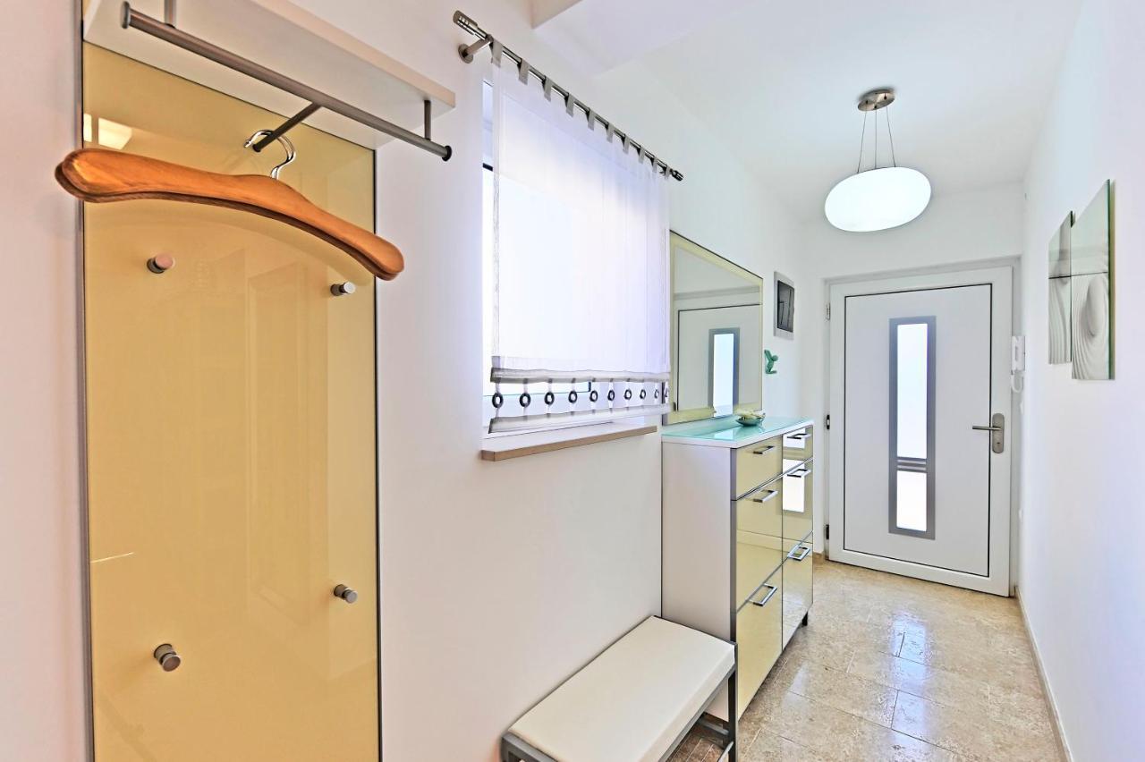 Casa Tara Three-Bedroom Holiday Home Pula Eksteriør billede