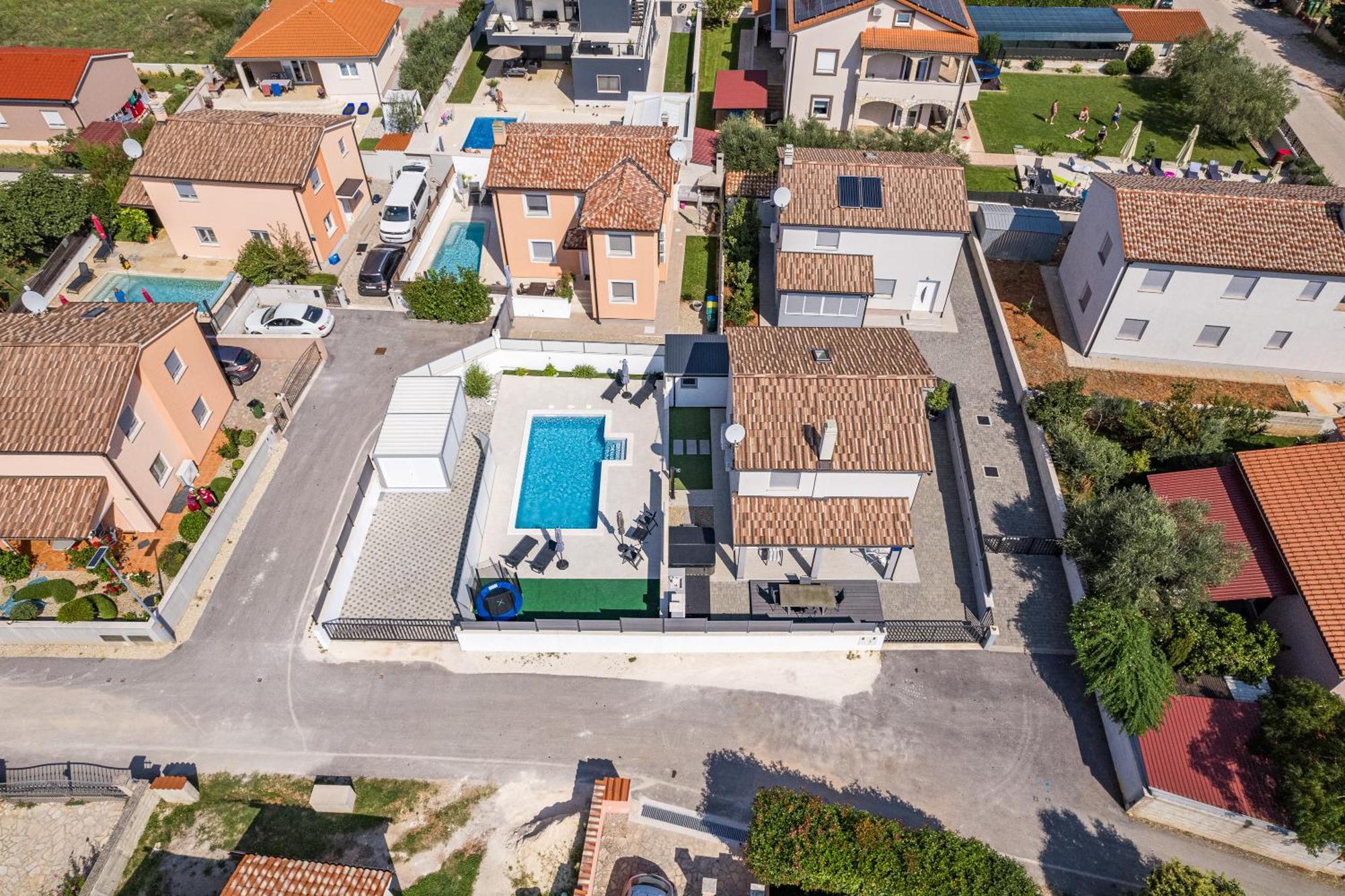 Casa Tara Three-Bedroom Holiday Home Pula Eksteriør billede